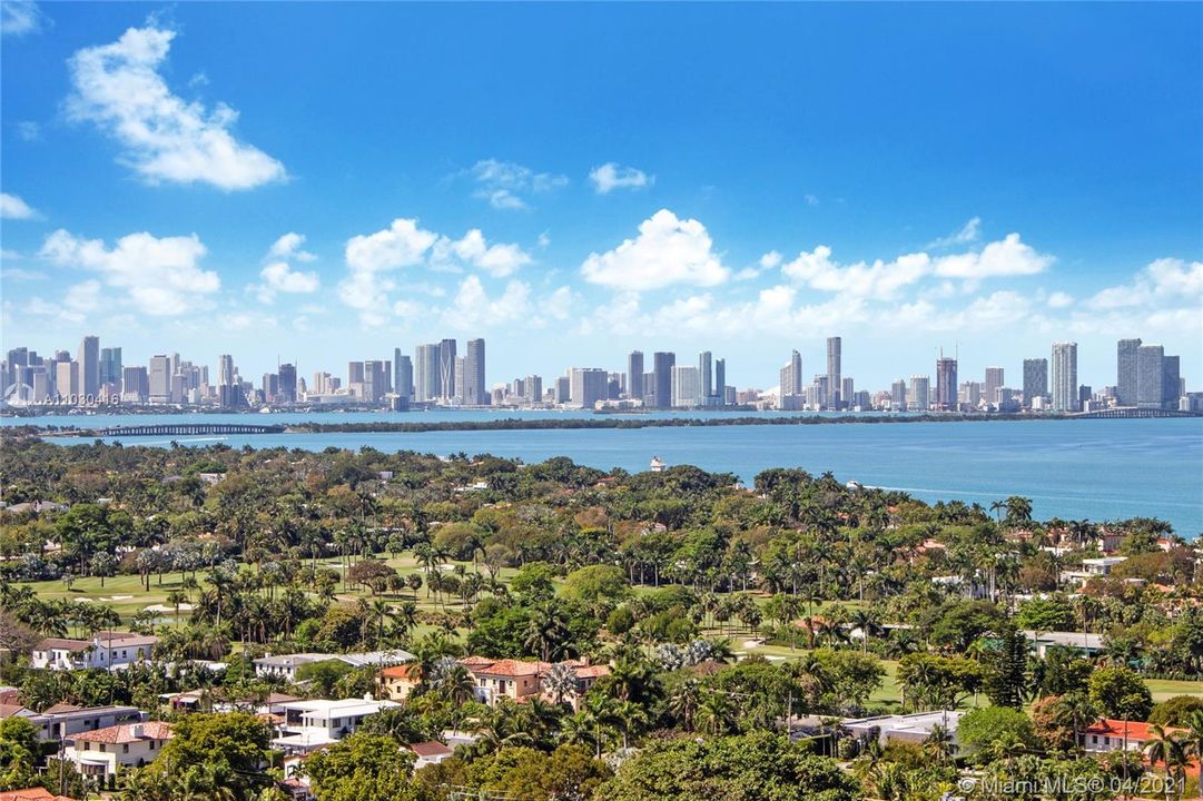 Recently Sold: $1,100,000 (2 beds, 3 baths, 2827 Square Feet)