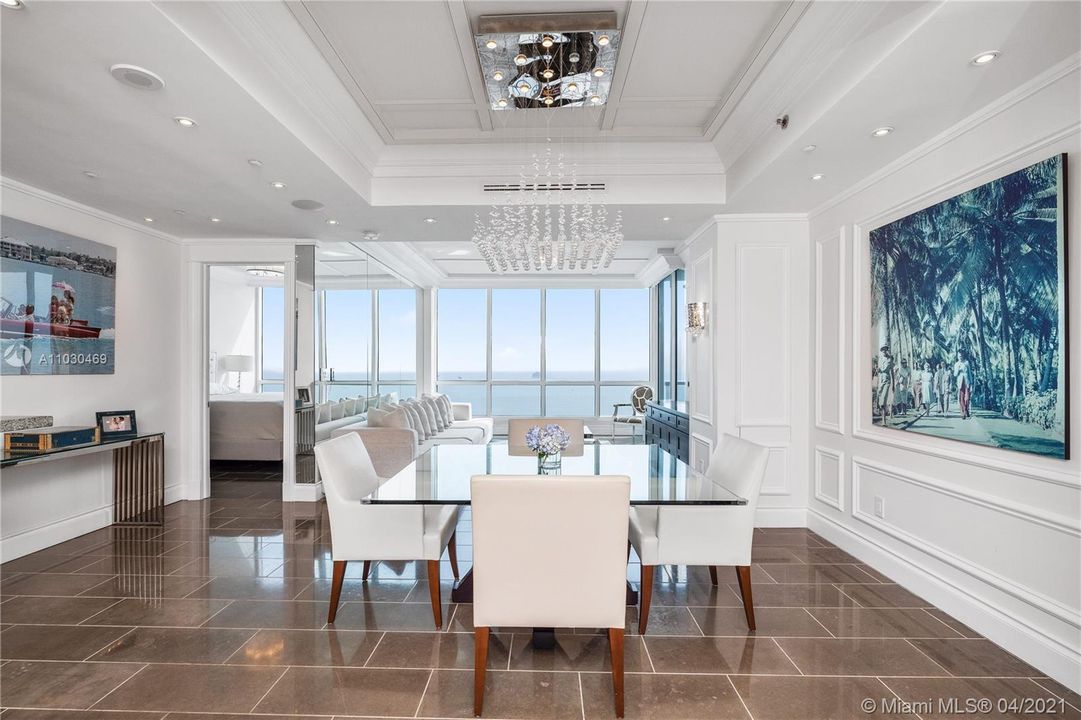 Recently Sold: $4,495,000 (2 beds, 2 baths, 1870 Square Feet)