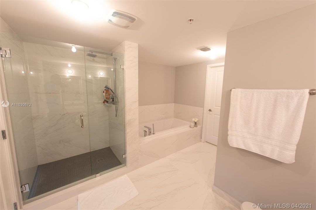 最近租的: $6,000 (2 贝兹, 3 浴室, 1579 平方英尺)