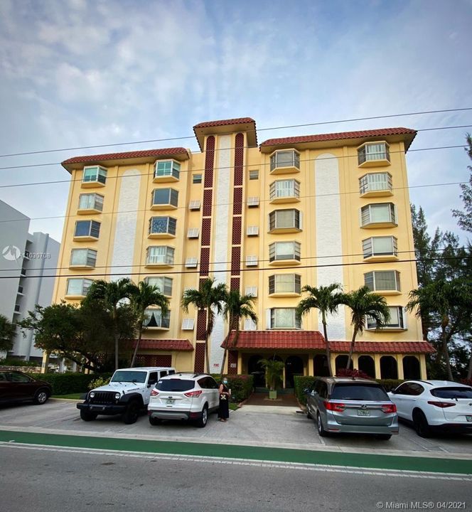 Recently Sold: $440,000 (2 beds, 2 baths, 1510 Square Feet)