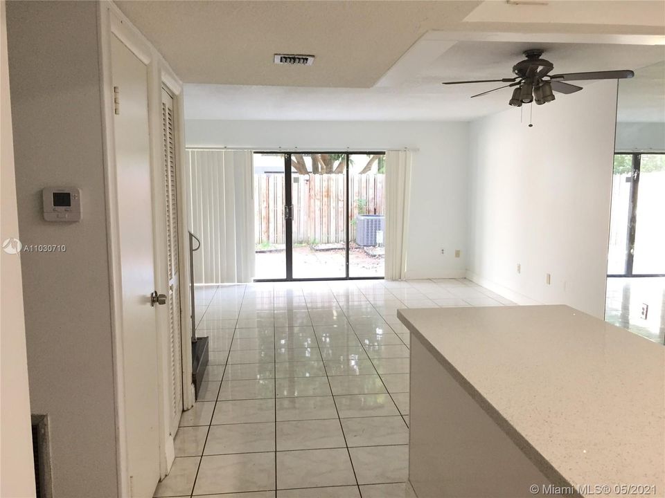 Recently Rented: $2,300 (3 beds, 2 baths, 1700 Square Feet)