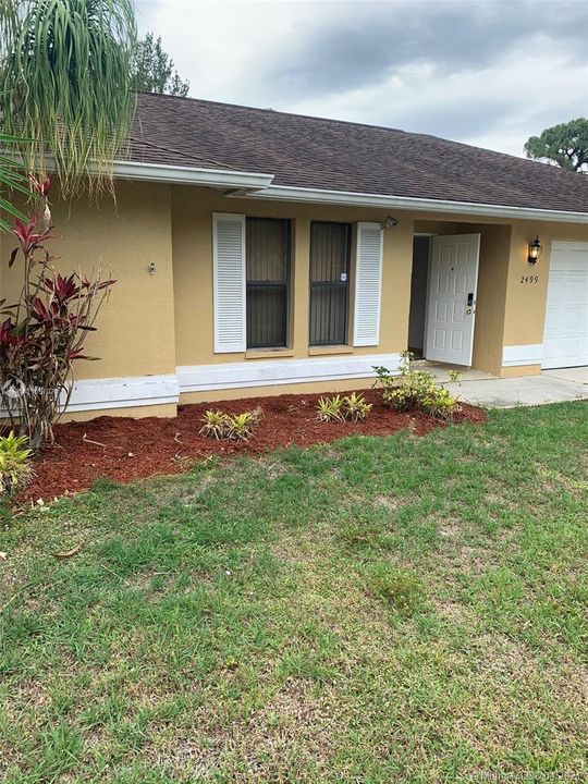 Recently Sold: $430,000 (3 beds, 2 baths, 1559 Square Feet)