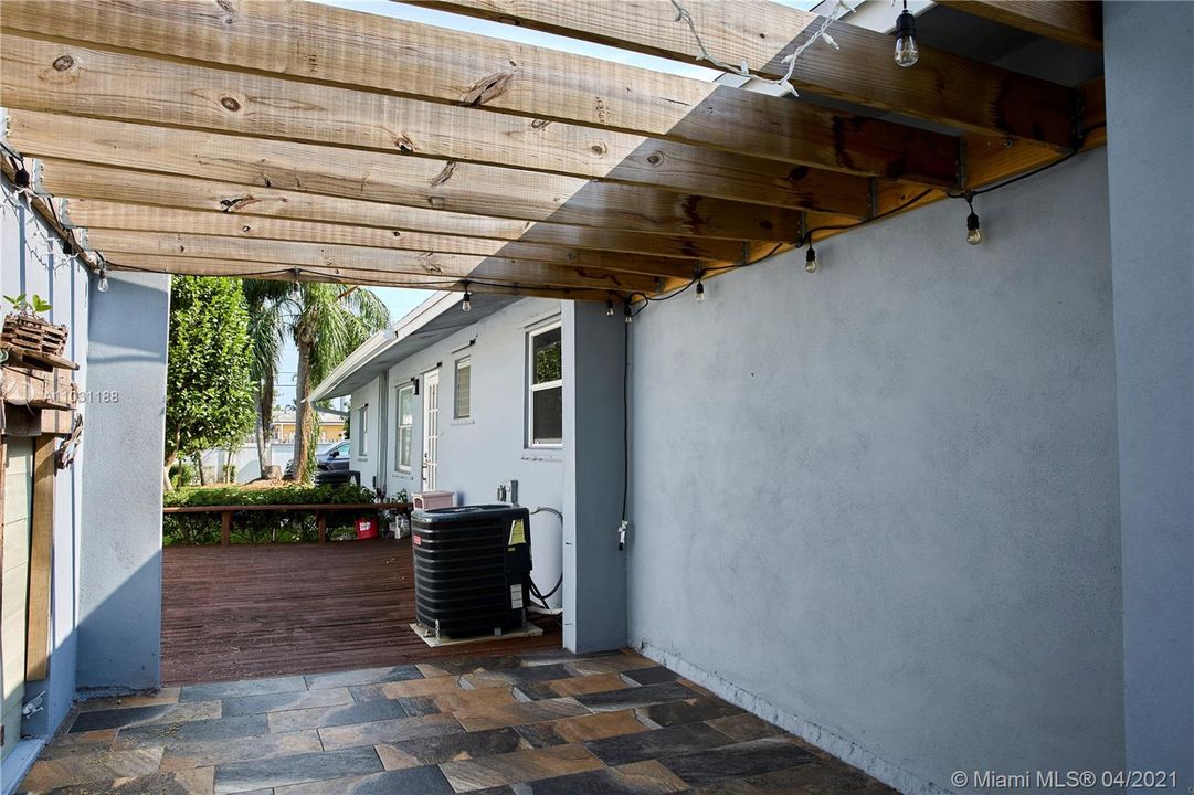 Недавно продано: $550,000 (0 спален, 0 ванн, 2337 Квадратных фут)