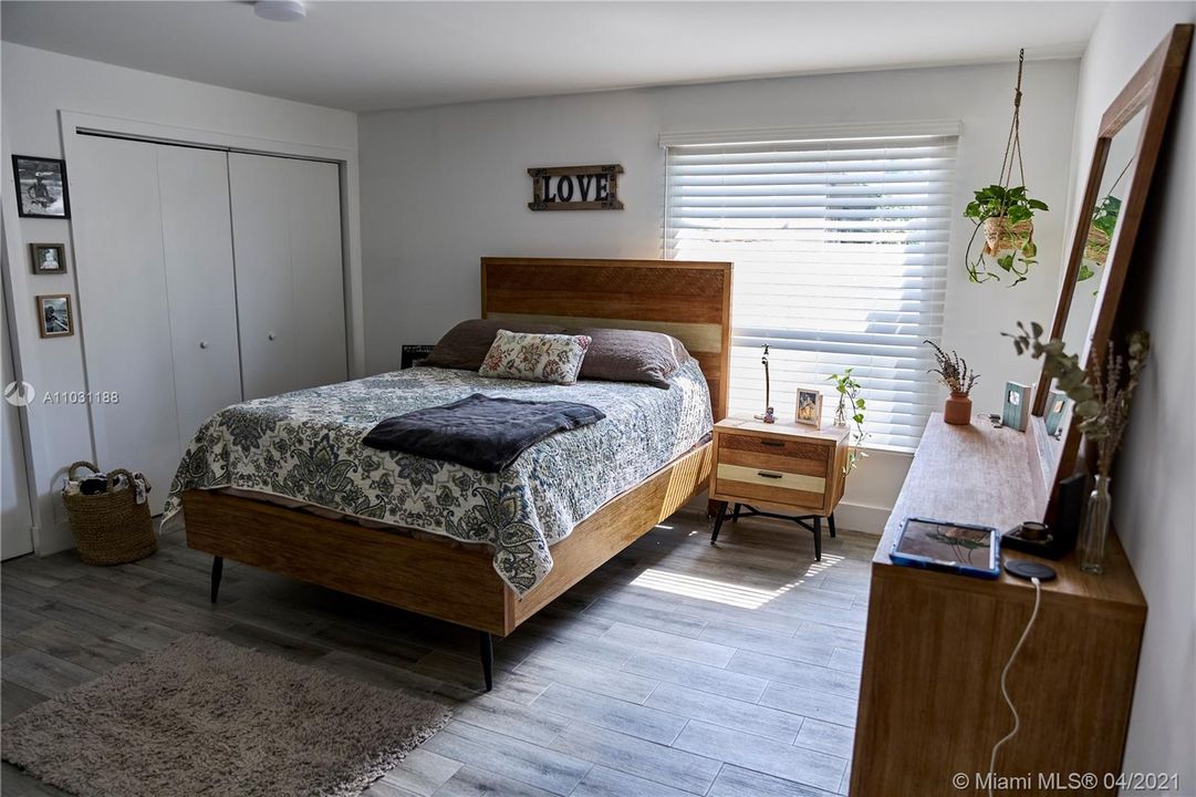 Недавно продано: $550,000 (0 спален, 0 ванн, 2337 Квадратных фут)