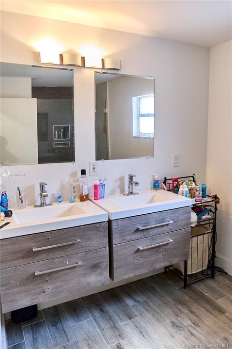 Недавно продано: $550,000 (0 спален, 0 ванн, 2337 Квадратных фут)