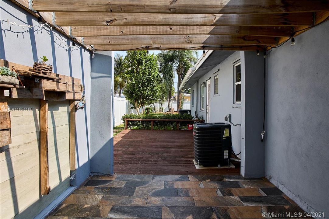 Недавно продано: $550,000 (0 спален, 0 ванн, 2337 Квадратных фут)