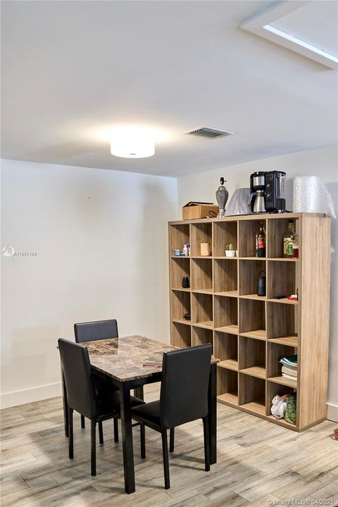 Недавно продано: $550,000 (0 спален, 0 ванн, 2337 Квадратных фут)