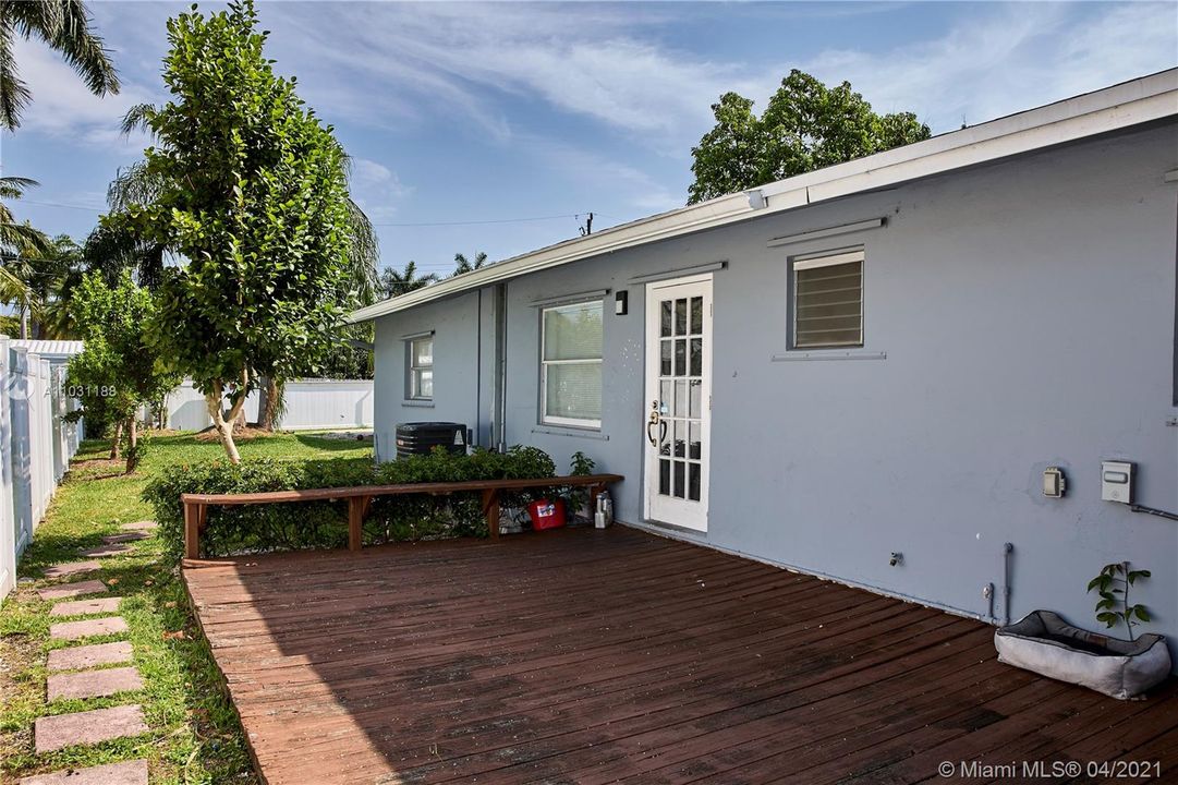 Недавно продано: $550,000 (0 спален, 0 ванн, 2337 Квадратных фут)