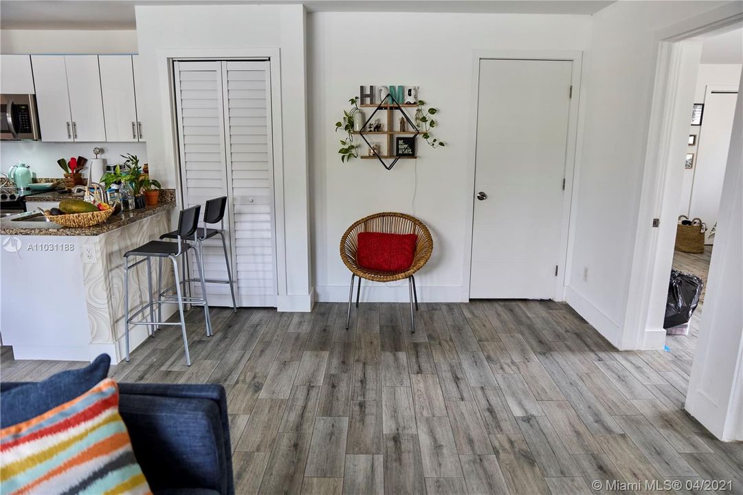 Недавно продано: $550,000 (0 спален, 0 ванн, 2337 Квадратных фут)