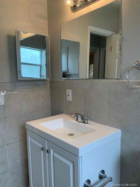 最近租的: $1,875 (3 贝兹, 2 浴室, 1406 平方英尺)