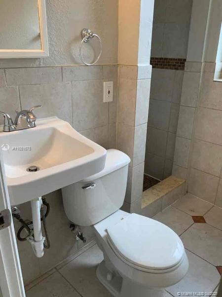 最近租的: $1,875 (3 贝兹, 2 浴室, 1406 平方英尺)