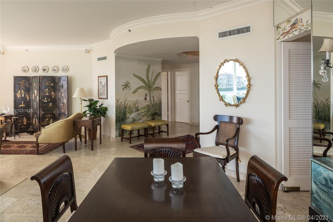 Recently Sold: $2,399,000 (3 beds, 2 baths, 2340 Square Feet)