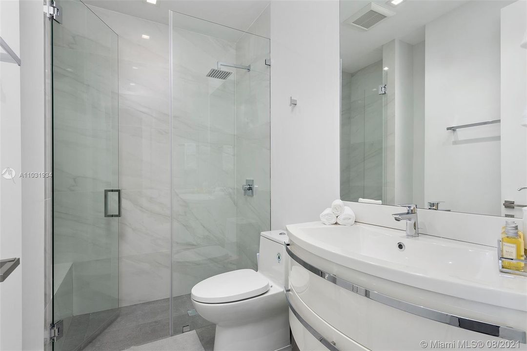 Недавно арендовано: $30,000 (6 спален, 6 ванн, 4675 Квадратных фут)