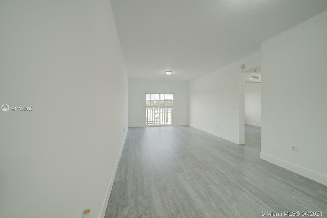 Vendido Recientemente: $189,000 (1 camas, 1 baños, 795 Pies cuadrados)