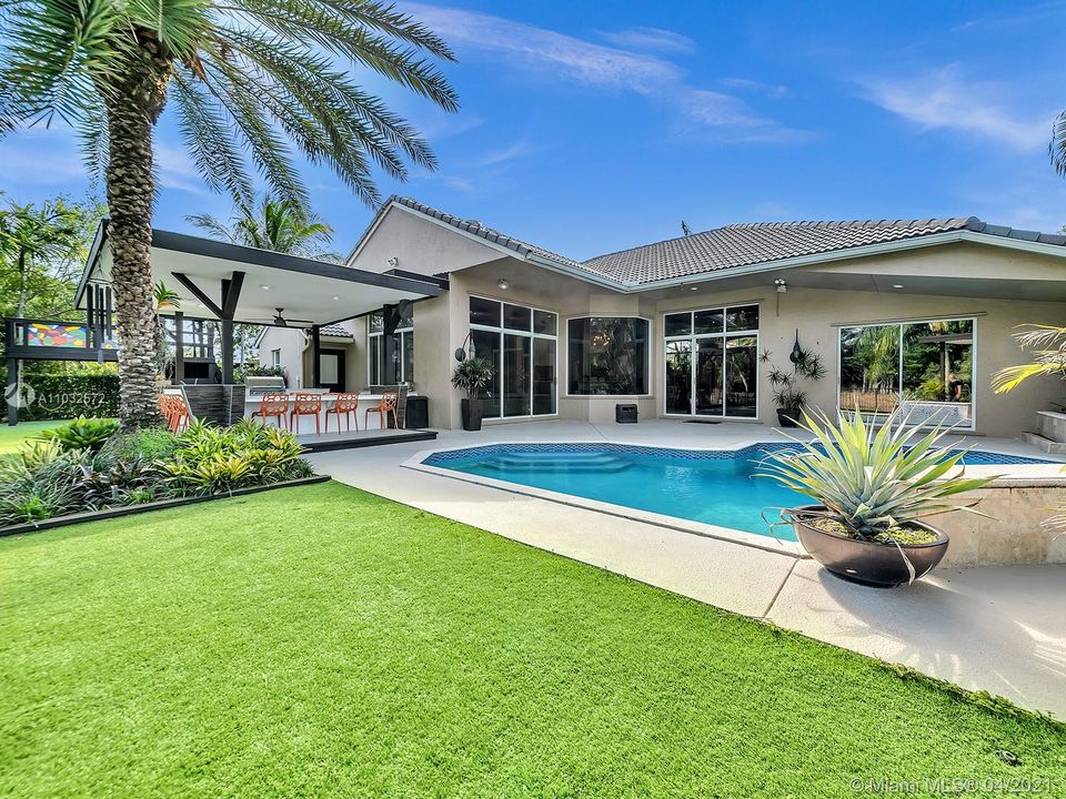 Recently Sold: $1,200,000 (5 beds, 4 baths, 3597 Square Feet)
