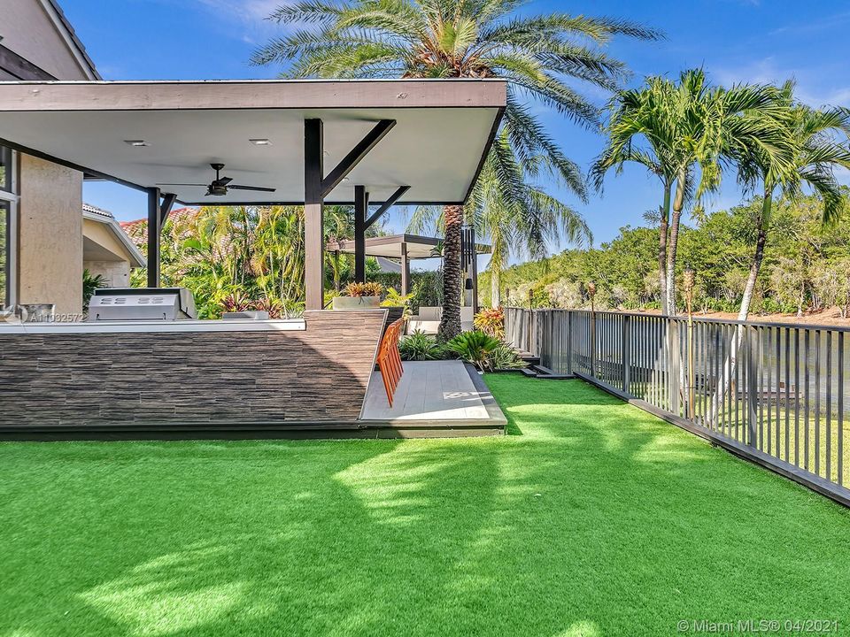 Recently Sold: $1,200,000 (5 beds, 4 baths, 3597 Square Feet)