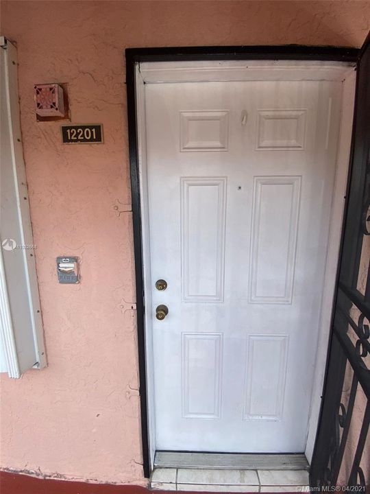 Recently Rented: $1,200 (1 beds, 1 baths, 528 Square Feet)