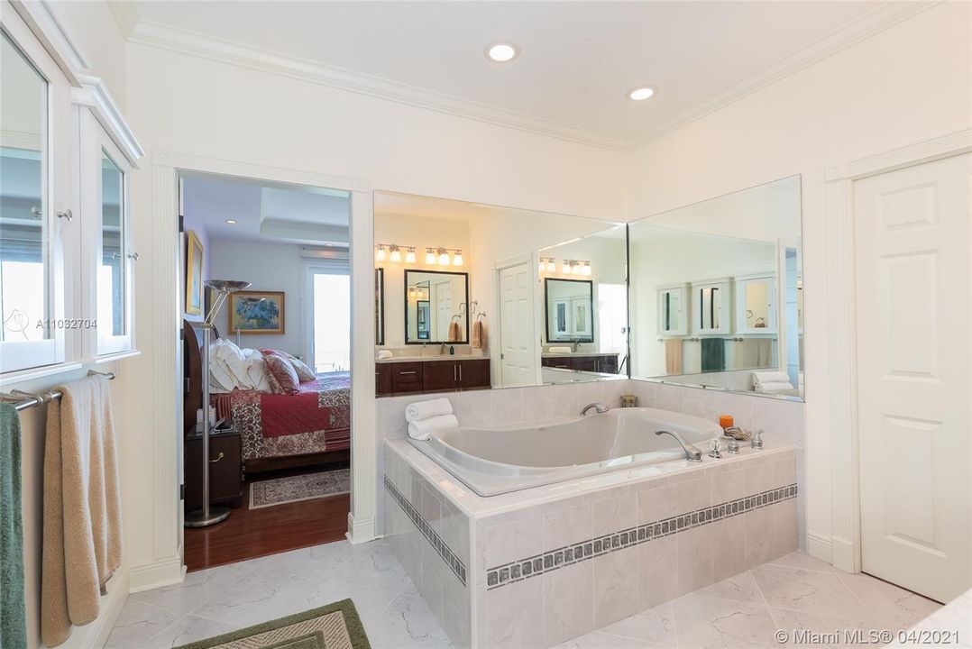 Недавно продано: $2,499,000 (4 спален, 3 ванн, 2386 Квадратных фут)