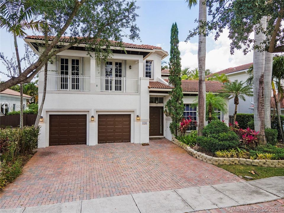 Recently Sold: $1,100,000 (6 beds, 4 baths, 3502 Square Feet)
