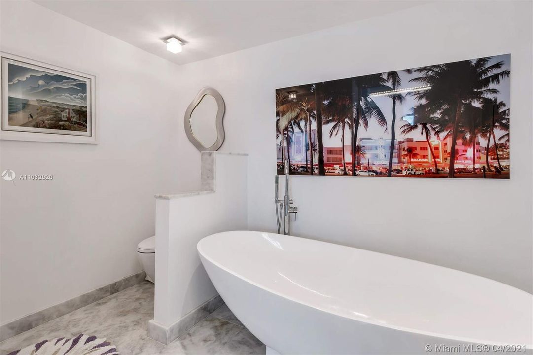 Recently Sold: $899,000 (2 beds, 2 baths, 1403 Square Feet)