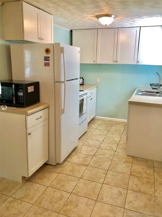 Recently Rented: $2,550 (3 beds, 1 baths, 1200 Square Feet)