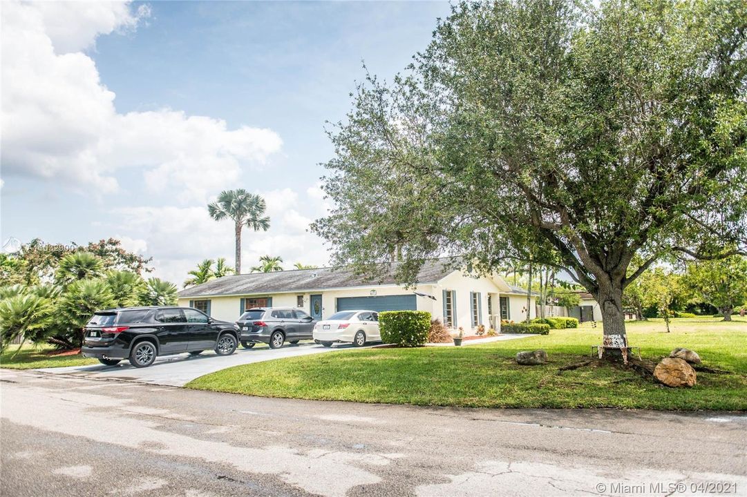 Recently Sold: $499,000 (4 beds, 2 baths, 2264 Square Feet)