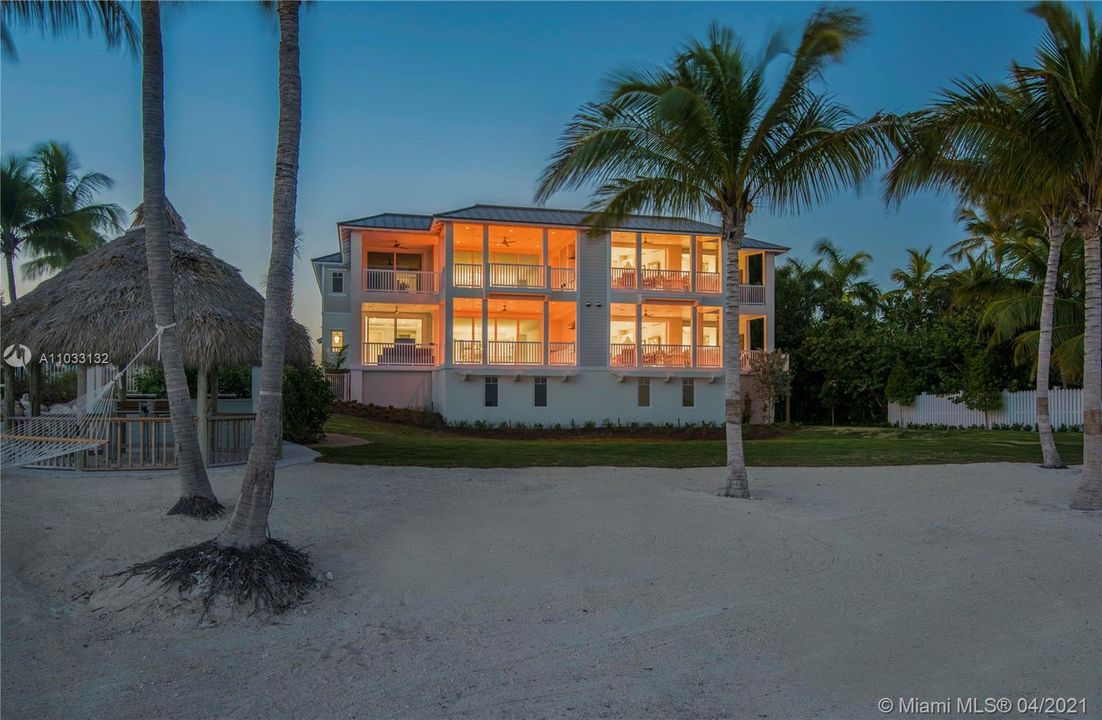 Recently Sold: $3,995,000 (4 beds, 4 baths, 0 Square Feet)