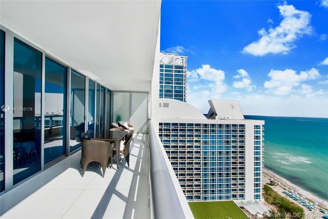 Recently Sold: $1,275,000 (2 beds, 2 baths, 1084 Square Feet)
