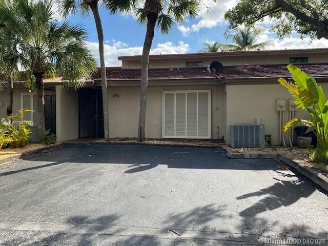 Recently Sold: $425,000 (4 beds, 3 baths, 2058 Square Feet)