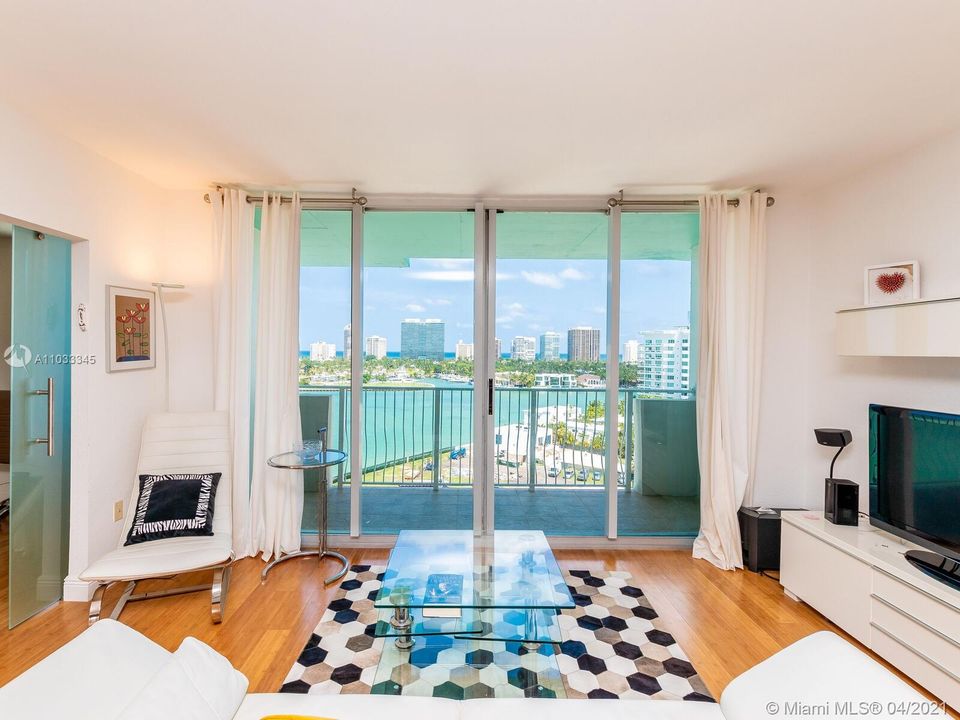 Recently Sold: $525,000 (2 beds, 2 baths, 1230 Square Feet)