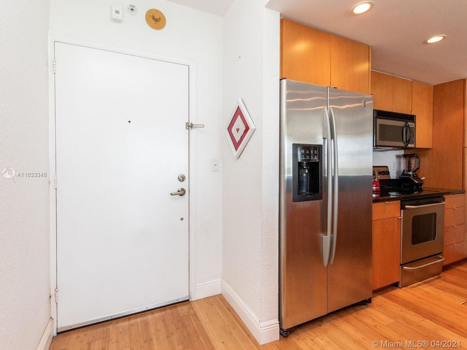 Recently Sold: $525,000 (2 beds, 2 baths, 1230 Square Feet)