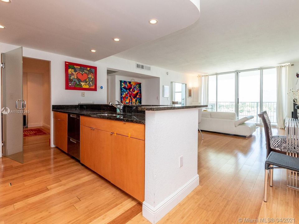 Recently Sold: $525,000 (2 beds, 2 baths, 1230 Square Feet)