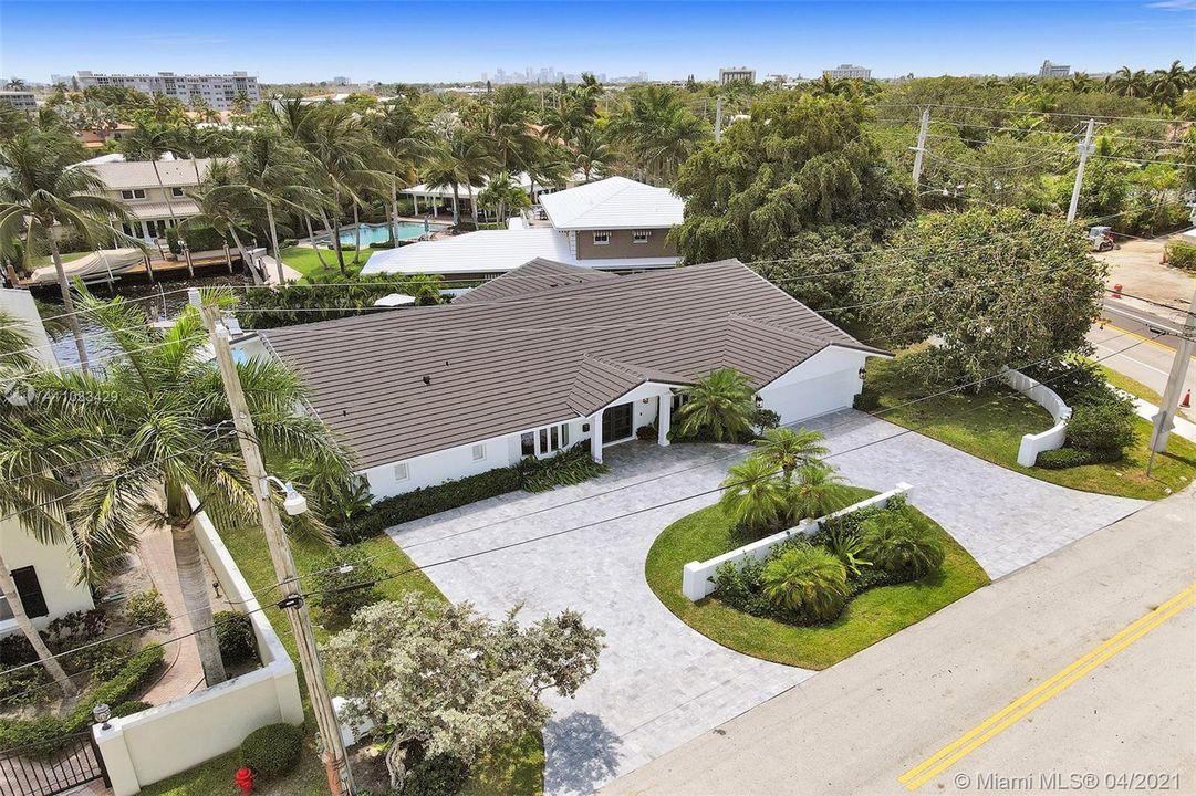 Recently Sold: $1,849,000 (4 beds, 3 baths, 3196 Square Feet)