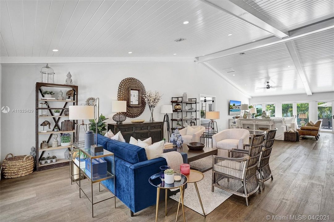 Recently Sold: $1,849,000 (4 beds, 3 baths, 3196 Square Feet)