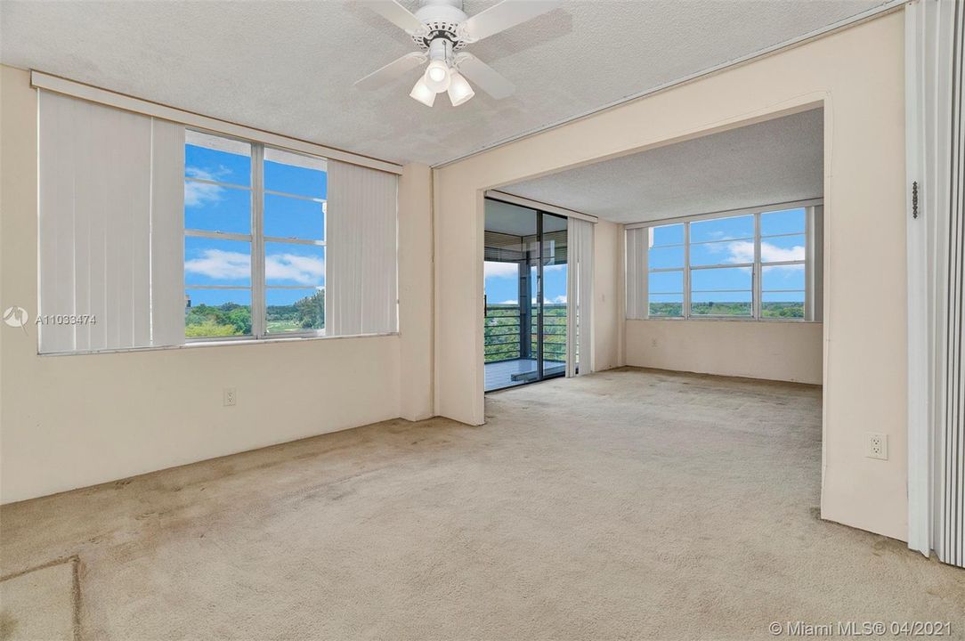 Vendido Recientemente: $112,000 (2 camas, 2 baños, 1120 Pies cuadrados)