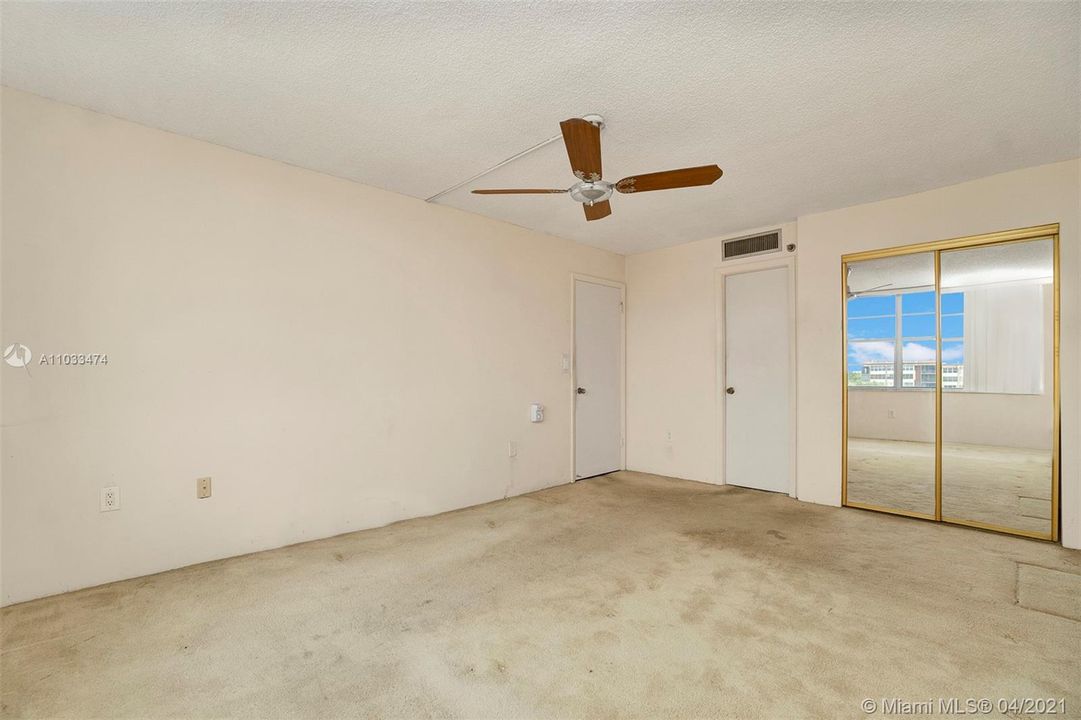 Vendido Recientemente: $112,000 (2 camas, 2 baños, 1120 Pies cuadrados)