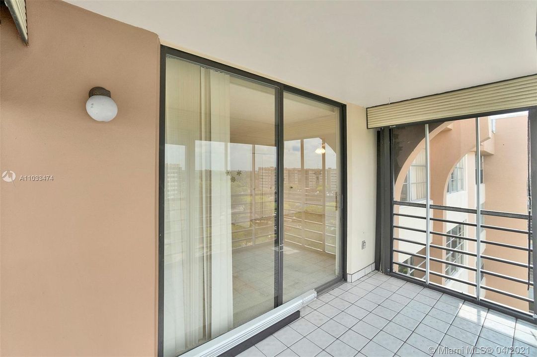 Vendido Recientemente: $112,000 (2 camas, 2 baños, 1120 Pies cuadrados)