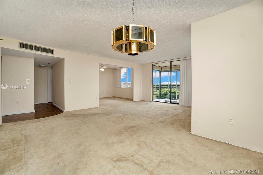 Vendido Recientemente: $112,000 (2 camas, 2 baños, 1120 Pies cuadrados)