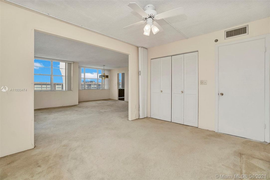 Vendido Recientemente: $112,000 (2 camas, 2 baños, 1120 Pies cuadrados)