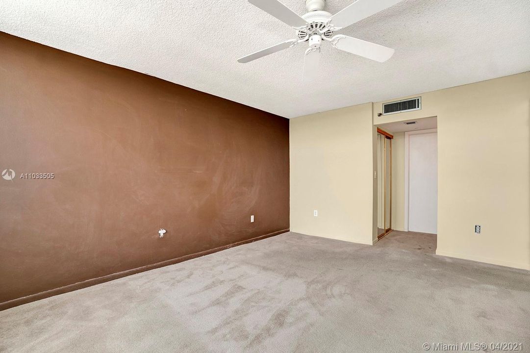 Vendido Recientemente: $130,000 (2 camas, 2 baños, 1120 Pies cuadrados)