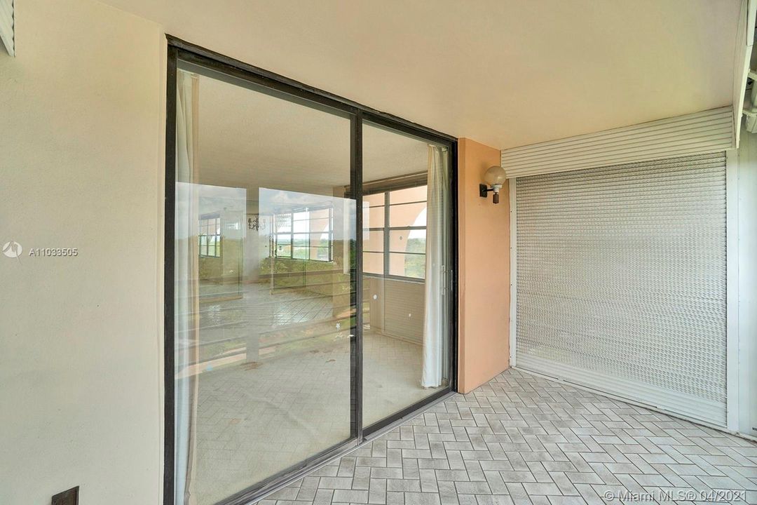 Vendido Recientemente: $130,000 (2 camas, 2 baños, 1120 Pies cuadrados)