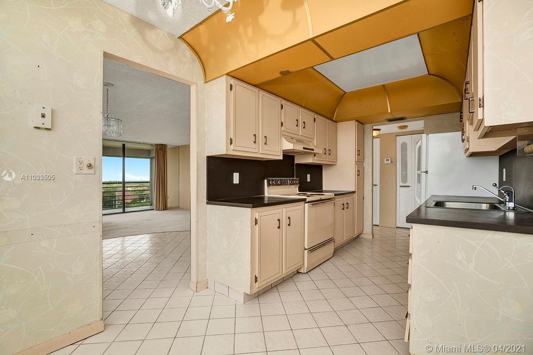 Vendido Recientemente: $130,000 (2 camas, 2 baños, 1120 Pies cuadrados)