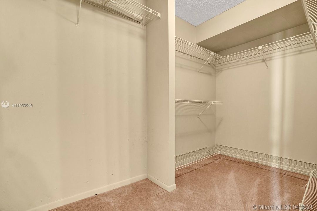 Vendido Recientemente: $130,000 (2 camas, 2 baños, 1120 Pies cuadrados)