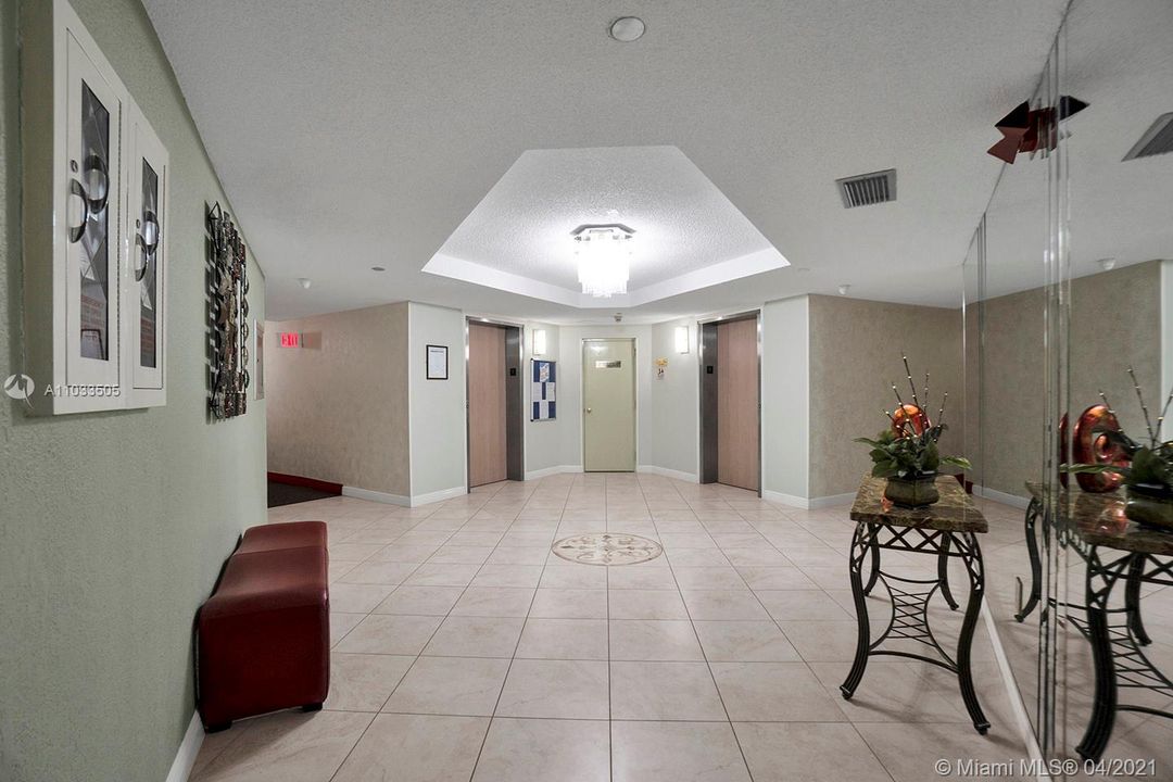 Vendido Recientemente: $130,000 (2 camas, 2 baños, 1120 Pies cuadrados)