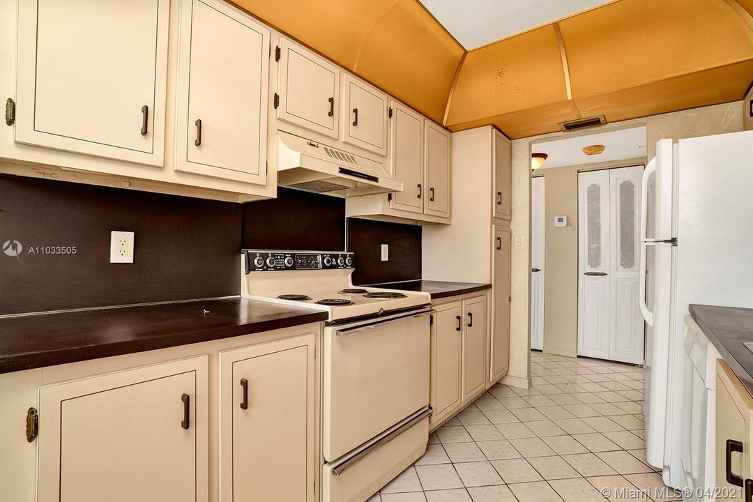 Vendido Recientemente: $130,000 (2 camas, 2 baños, 1120 Pies cuadrados)