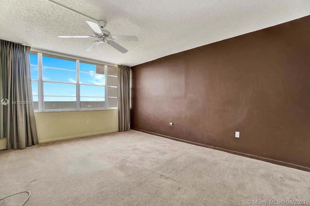 Vendido Recientemente: $130,000 (2 camas, 2 baños, 1120 Pies cuadrados)