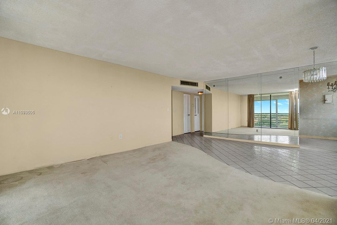 Vendido Recientemente: $130,000 (2 camas, 2 baños, 1120 Pies cuadrados)