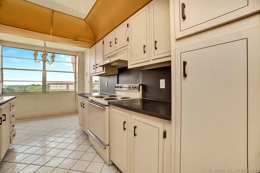 Vendido Recientemente: $130,000 (2 camas, 2 baños, 1120 Pies cuadrados)