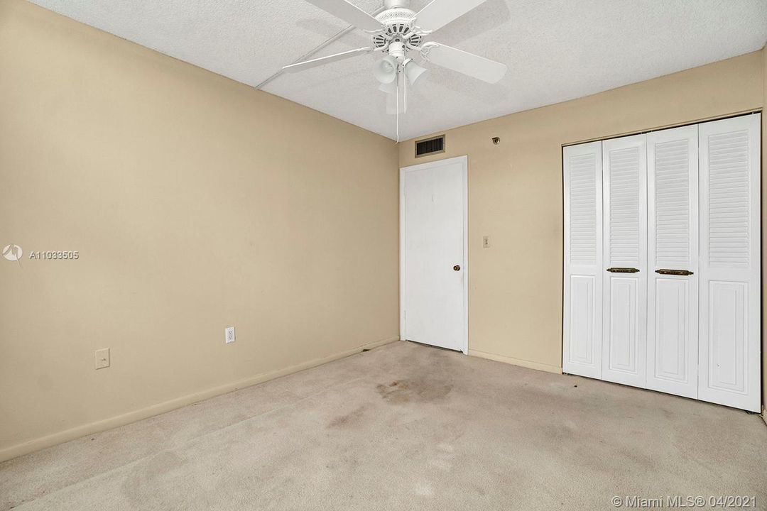 Vendido Recientemente: $130,000 (2 camas, 2 baños, 1120 Pies cuadrados)