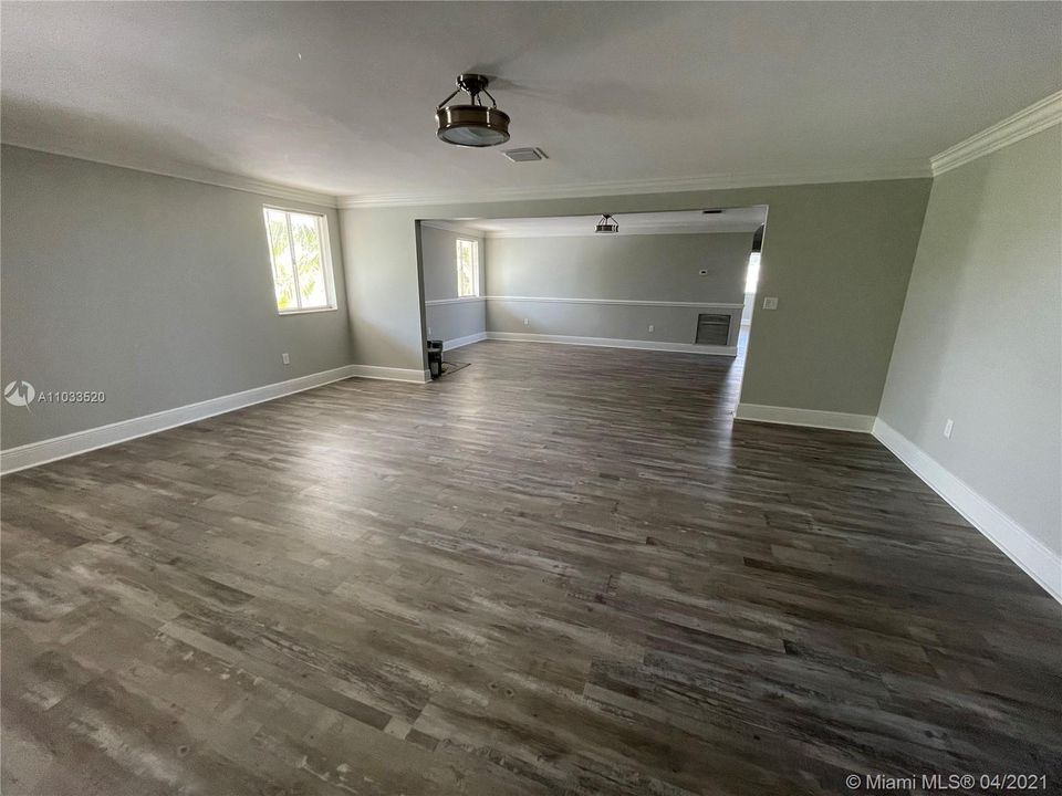 Recently Rented: $3,200 (3 beds, 2 baths, 18223 Square Feet)